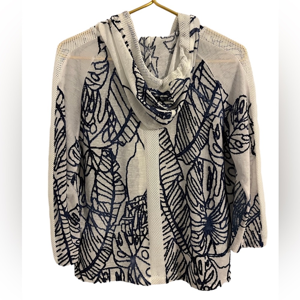 Chico’s Weekends mesh cover up with hood and zipper sheer white - Picture 5 of 6